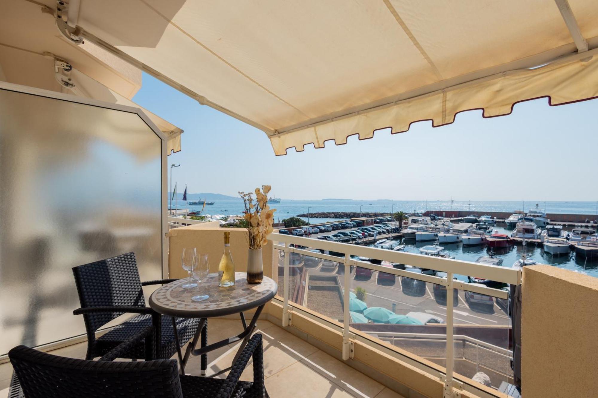 Riviera Beach Hotel 망들리유 라 나플 외부 사진