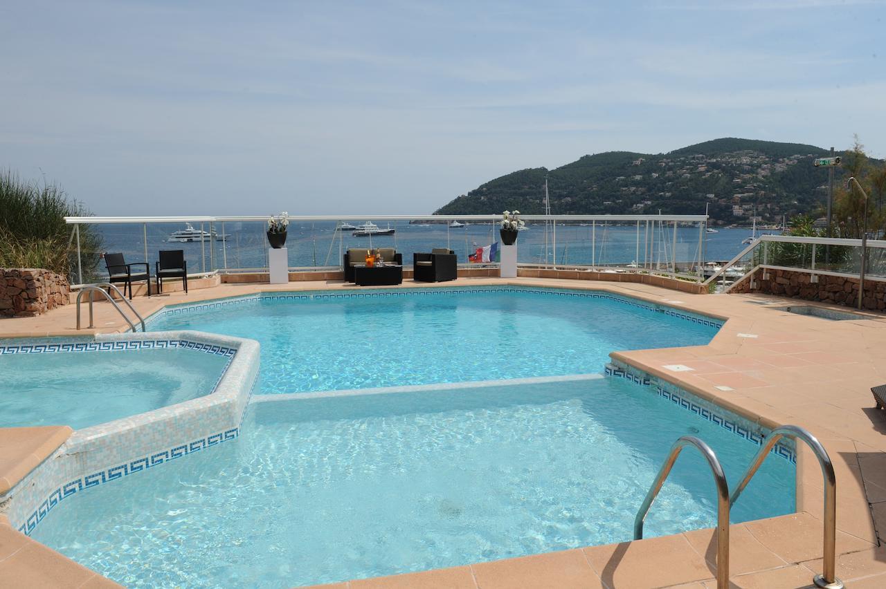 Riviera Beach Hotel 망들리유 라 나플 외부 사진